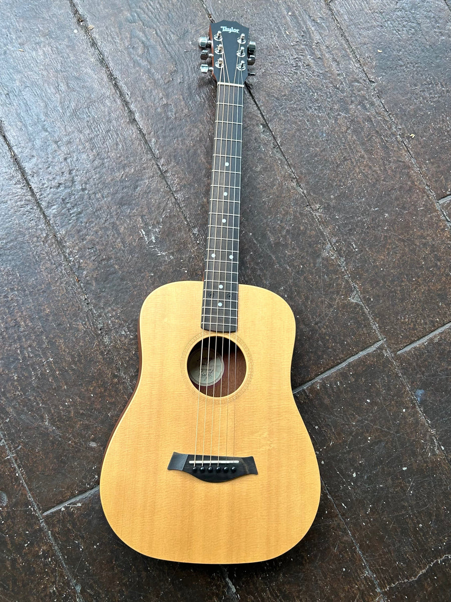 2002 Baby Taylor 305GB – Moze Guitars