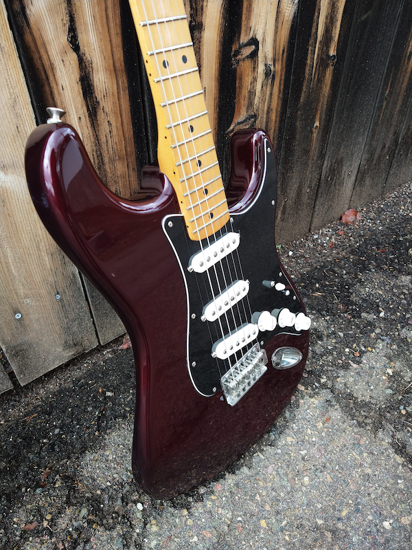 Fender Mexico Stratcaster Standard 2009年 501917000800000-00-600x600.jpg