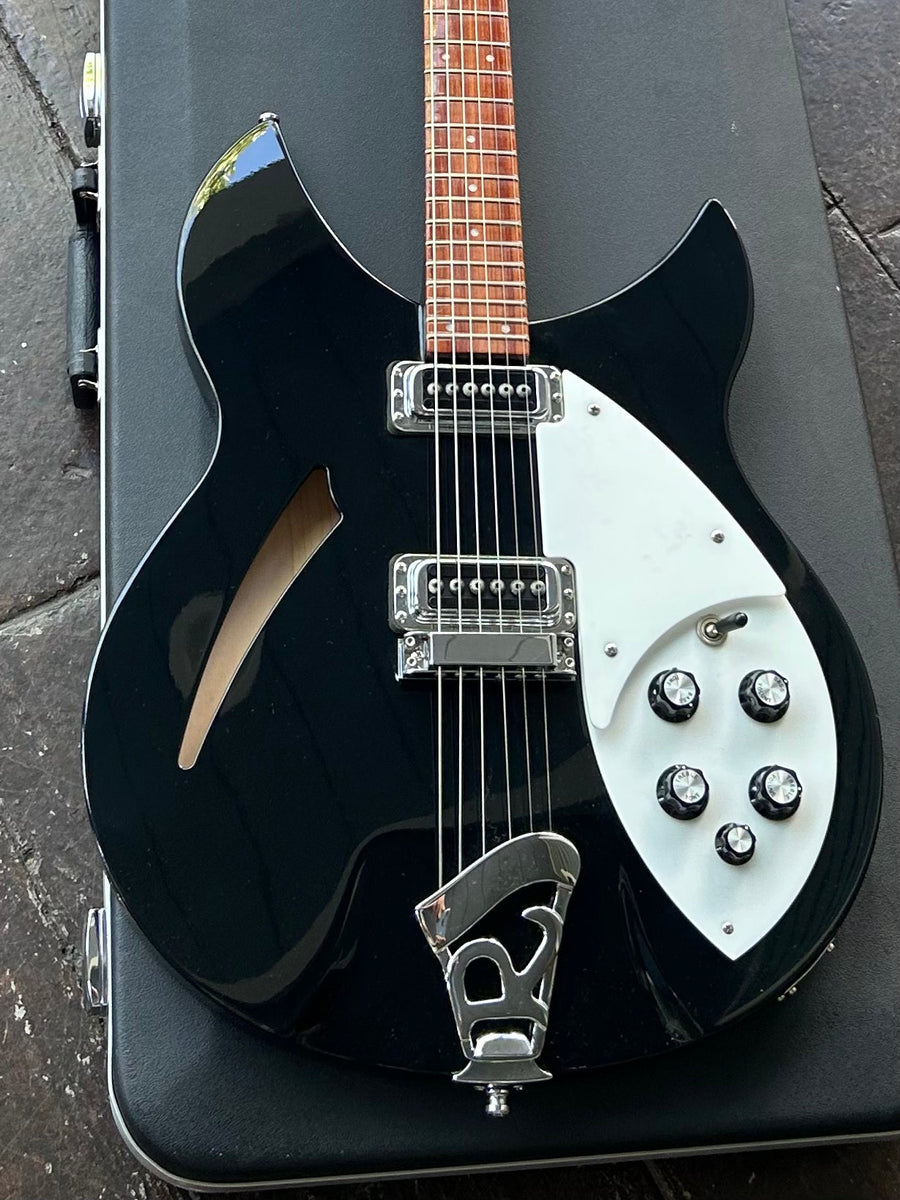 2011 Rickenbacker 330 – Moze Guitars