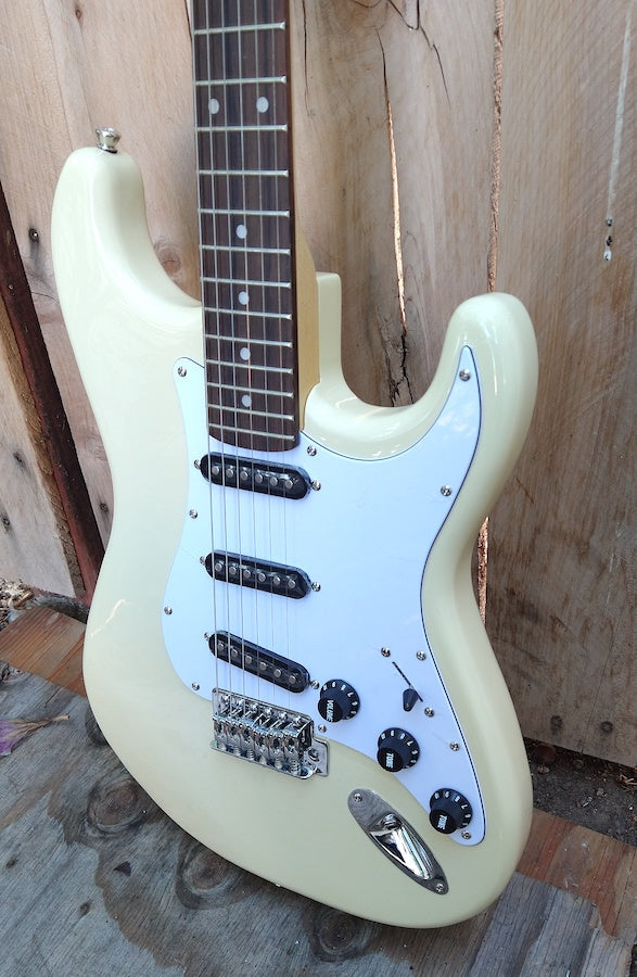 Aria Pro II STG-003 White – Moze Guitars