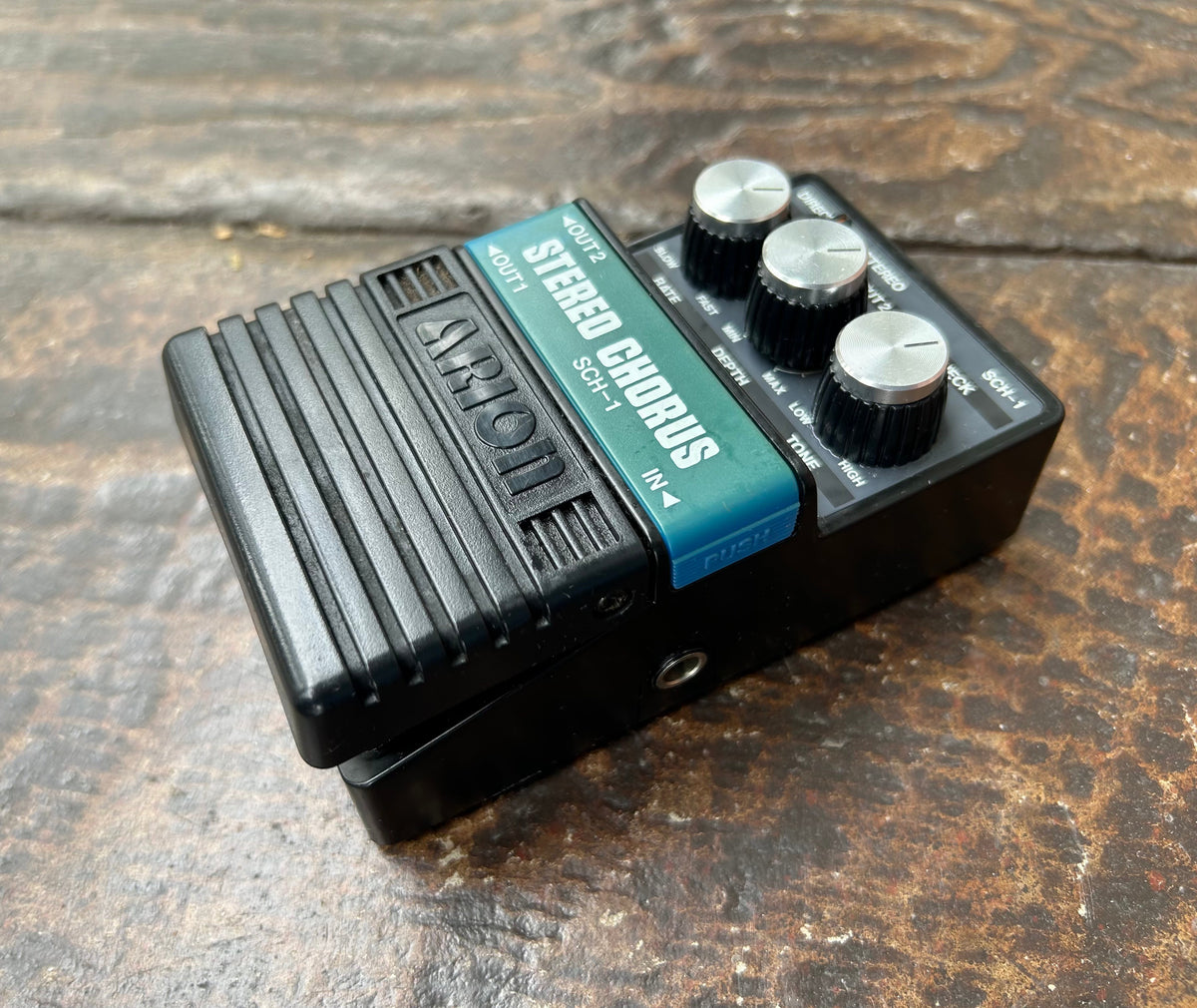 Arion SCH-1 Stereo Chorus Analog – Moze Guitars