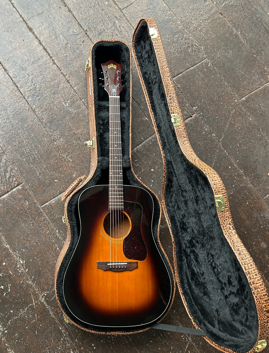1980 Guild D-25 Sunburst – Moze Guitars