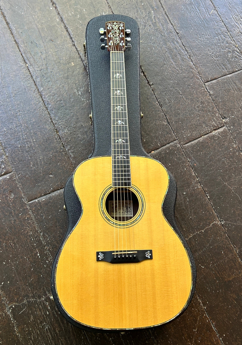 1995 Larrivee OM-10 Deluxe – Moze Guitars