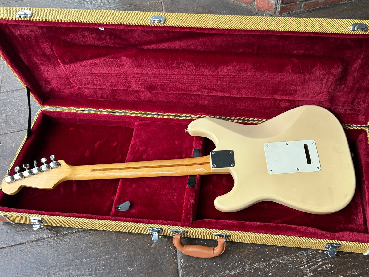 1996 Fender Stratocaster with case MIM – Moze Guitars