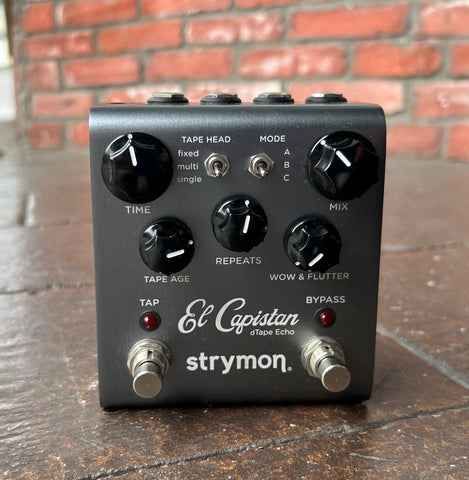 Front view Strymon El Capistan Pedal, with five balck control known, two button foot switch