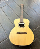 Kremona Solid European spruce top African mahogany back & sides Matte finish African mahogany neck Indian rosewood fingerboard & bridge