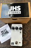 JHS 3 Series Chorus pedal white with three knob controls and single button footswitch