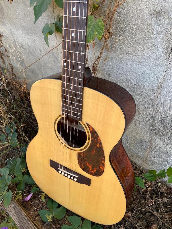 Duplicate UPC: Recording King RO-G6 Solid Top 14th Fret 000