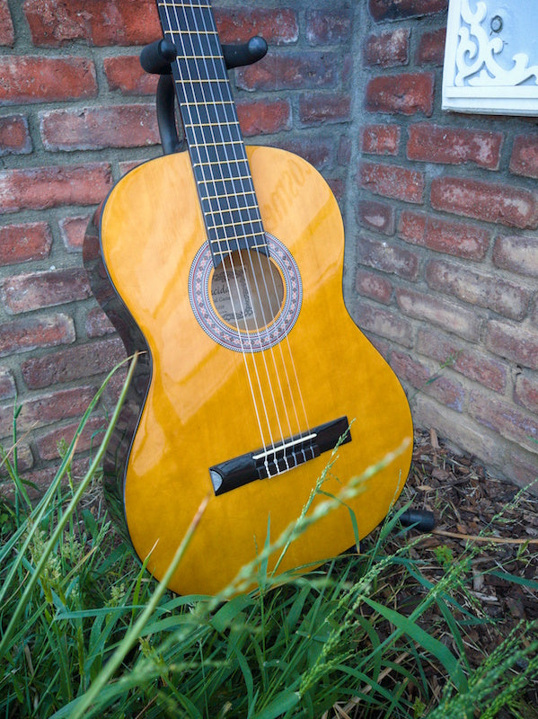 Lucida classical guitar deals