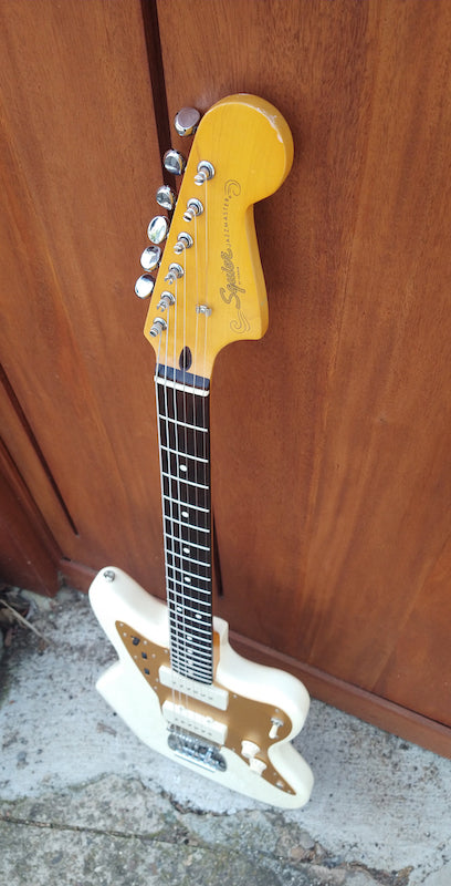 Squier J Mascis Signature Jazzmaster – Moze Guitars