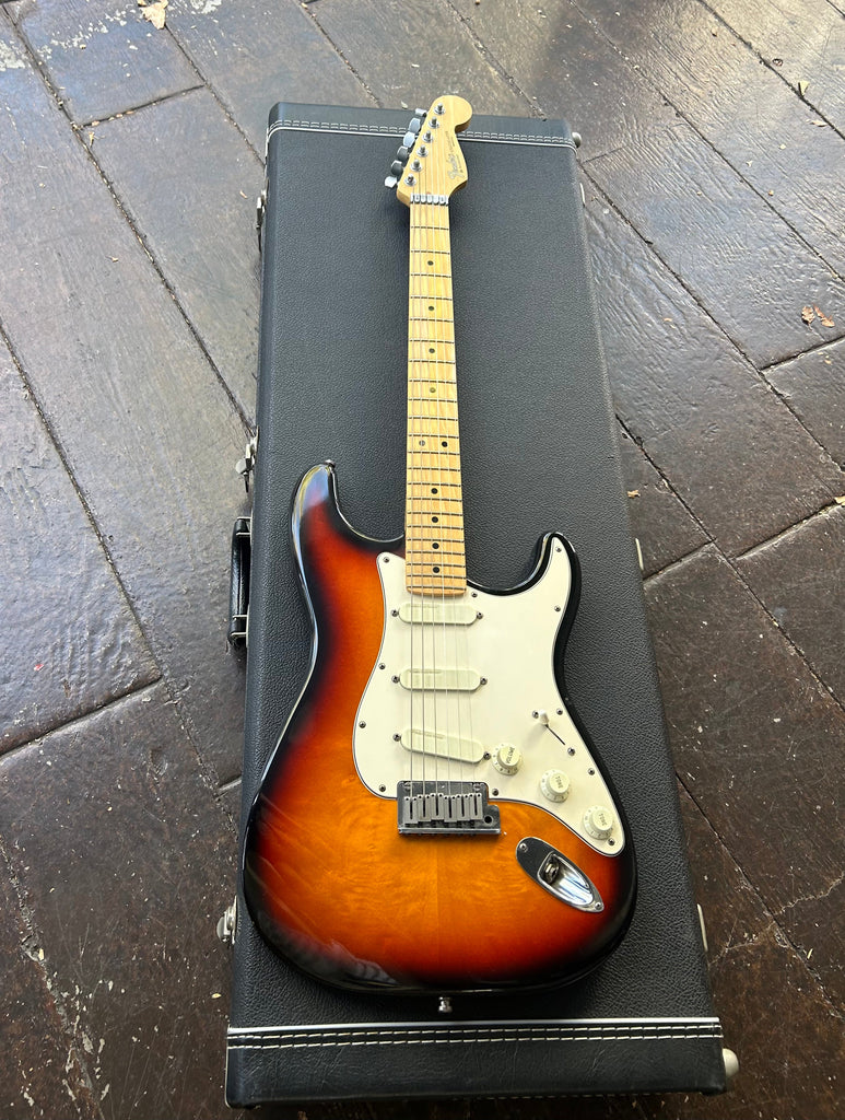 ギター Fender Stratocaster PLUS USA 1991 Fender Stratocaster Plus – Moze Guitars
