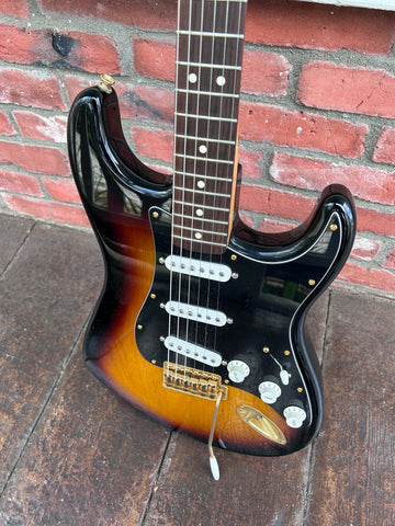 2011 Fender Deluxe Player Stratocaster - 3TS/RW – Moze Guitars