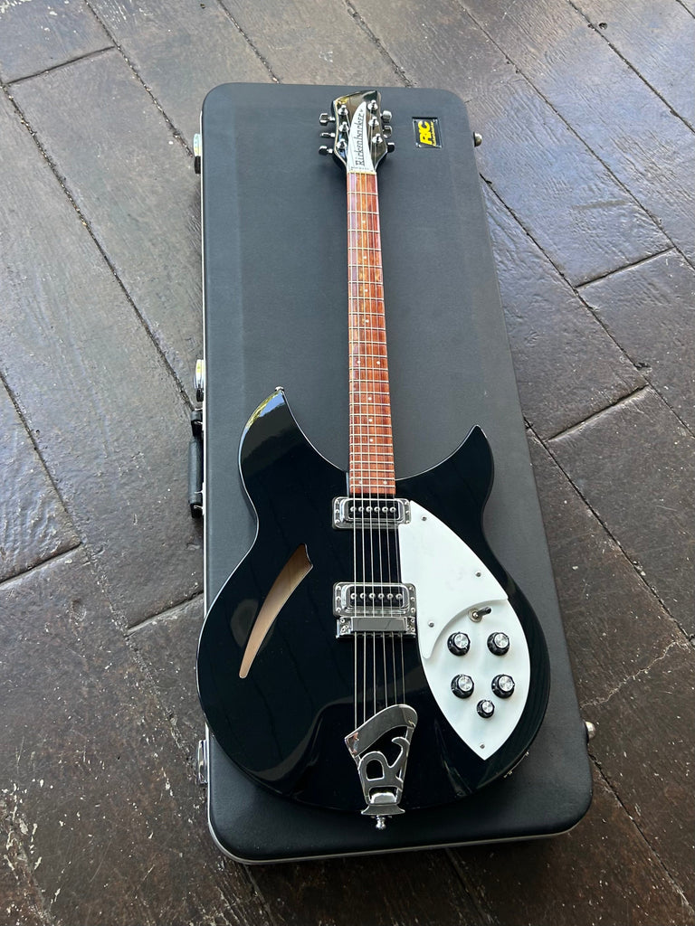 2011 Rickenbacker 330 – Moze Guitars
