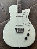 Danelectro 56 Baritone Silver Metalflake