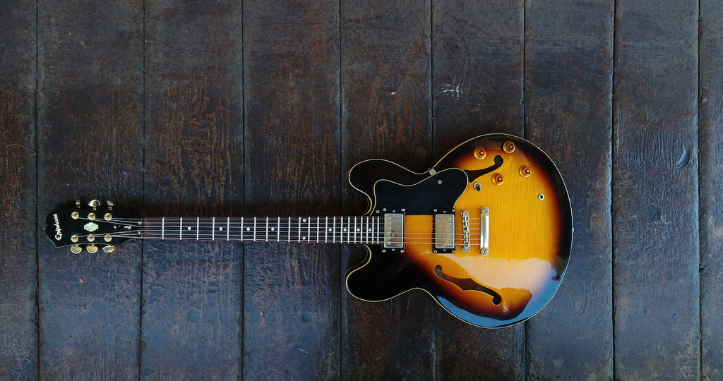 Epiphone Dot Deluxe VS – Moze Guitars Epiphone Dot Deluxe VS – Moze Guitars