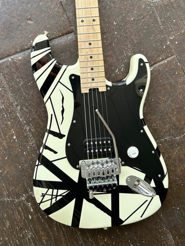 Fender EVH Striped Series - White w/ Black Stripes – Moze Guitars