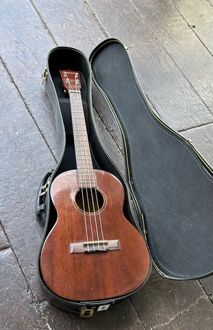 Giannini Baritone Mahogany Ukulele