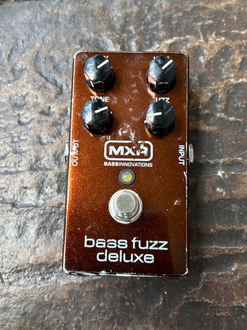 MXR Bass Fuzz Deluxe – Moze Guitars