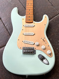 Squier 40th Anniversary Stratocaster Vintage Ed. Satin Sonic Blue