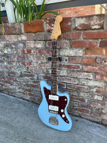 スクワイヤ Classic Vibe '60s ジャズマス Sonic Blue Squier Classic Vibe '60s Jazzmaster - Sonic Blue | Sweetwater