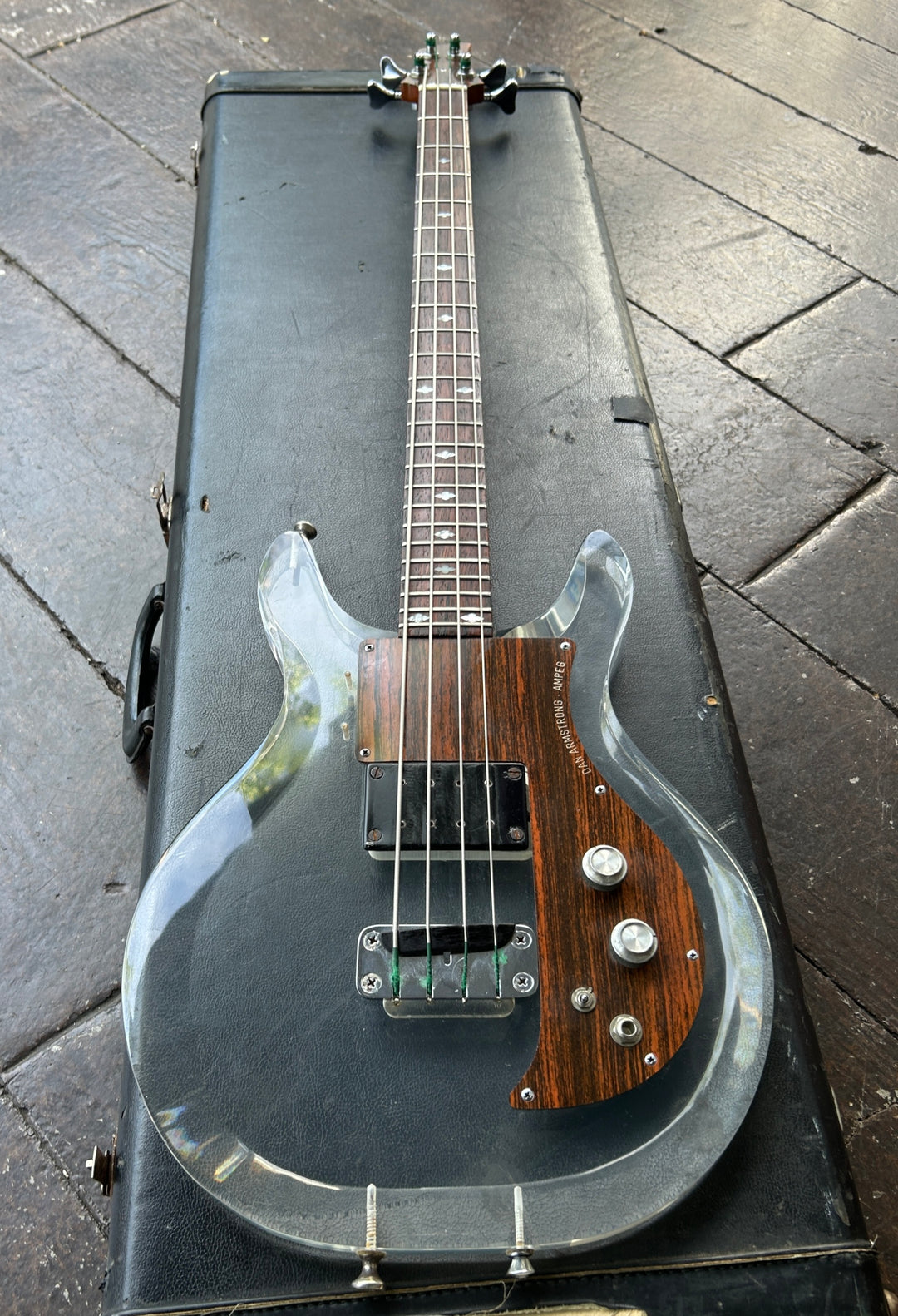 Basses – Moze Guitars