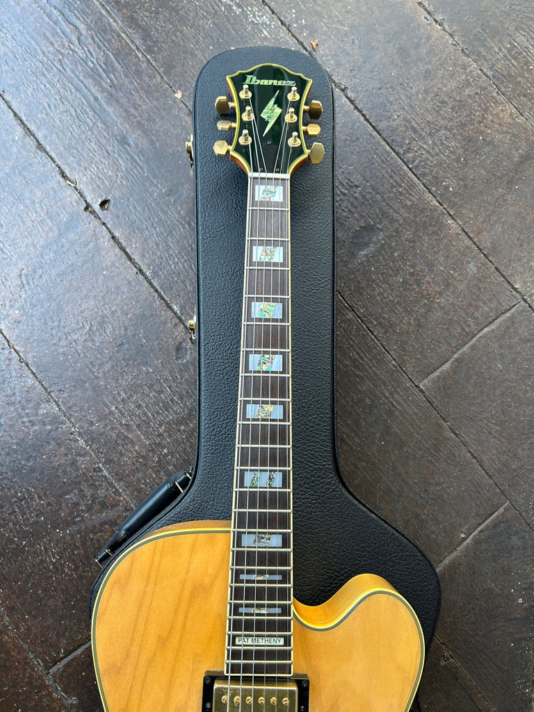 1997 Ibanez PM20 Pat Metheny Archtop w/ Hardshell Case – Moze Guitars