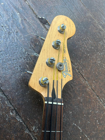 1998 Fender Fretless Jazz Bass with Dimarzio pickups – Moze Guitars