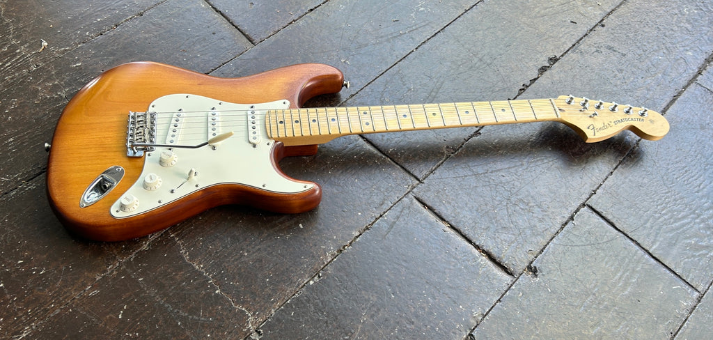 2013 Fender FSR American Special Hand-Stained Stratocaster Honey