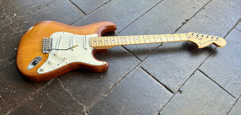 2013 Fender FSR American Special Hand-Stained Stratocaster Honey