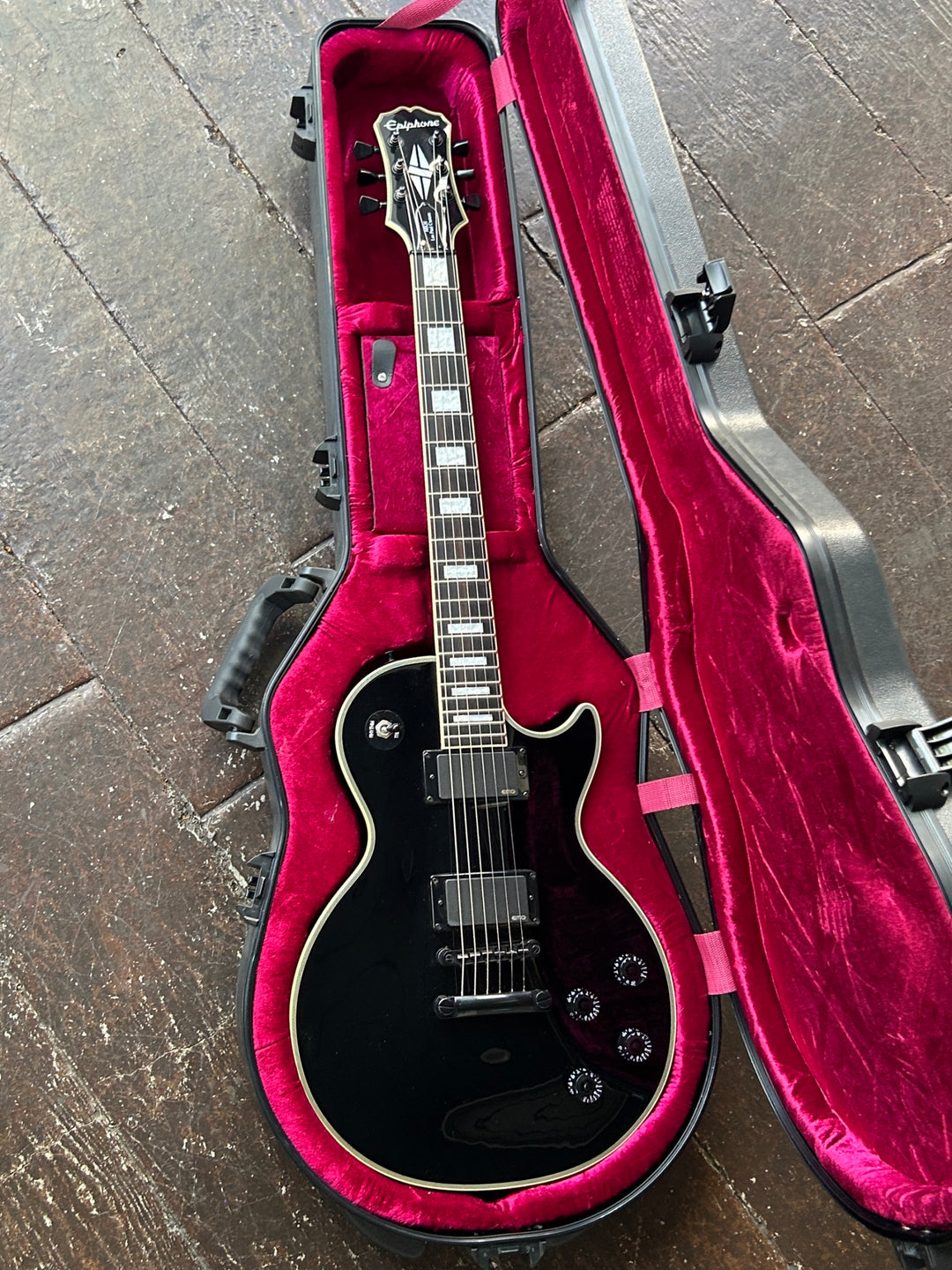 Sold Items – Page 4 – Moze Guitars