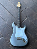 Tungsten grey Solidbody Electric Guitar with Alder Body, Maple Neck, Rosewood Fingerboard, and 3 Single-coil Pickups