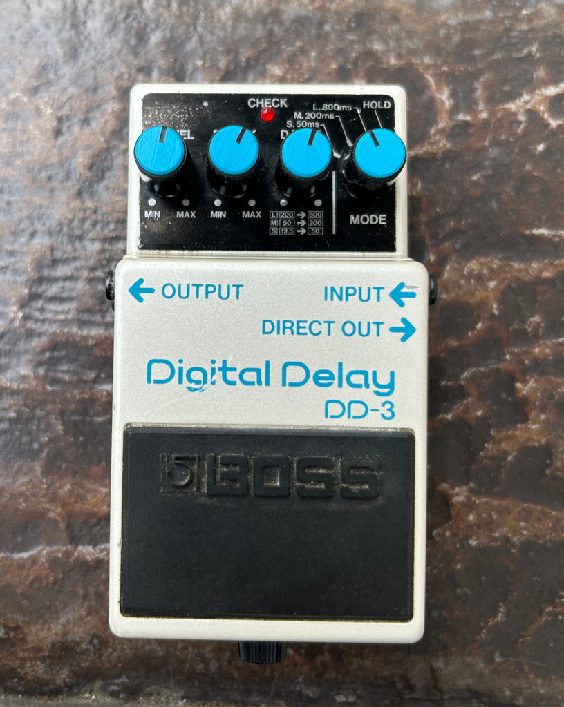 Boss Digital Delay DD-3 (pink label) – Moze Guitars