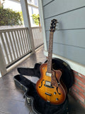 Godin 5th Avenue CW kingpin II HB Cognac Burst