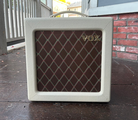 VOX AC4-TC small guitar amplifier, white with brown grill cloth