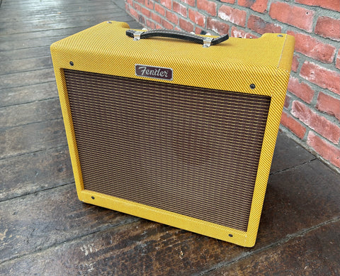 Front view, tweed Fender blues junior with brown grill cloth