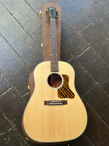 2023 Gibson J-35 30s Faded Natural acoustic guitar, spruce top, rosewood bridge and fretboard, with black headstock