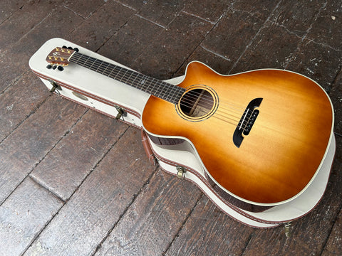 Alvarez Yairi GYM70CESHB Moze Guitars