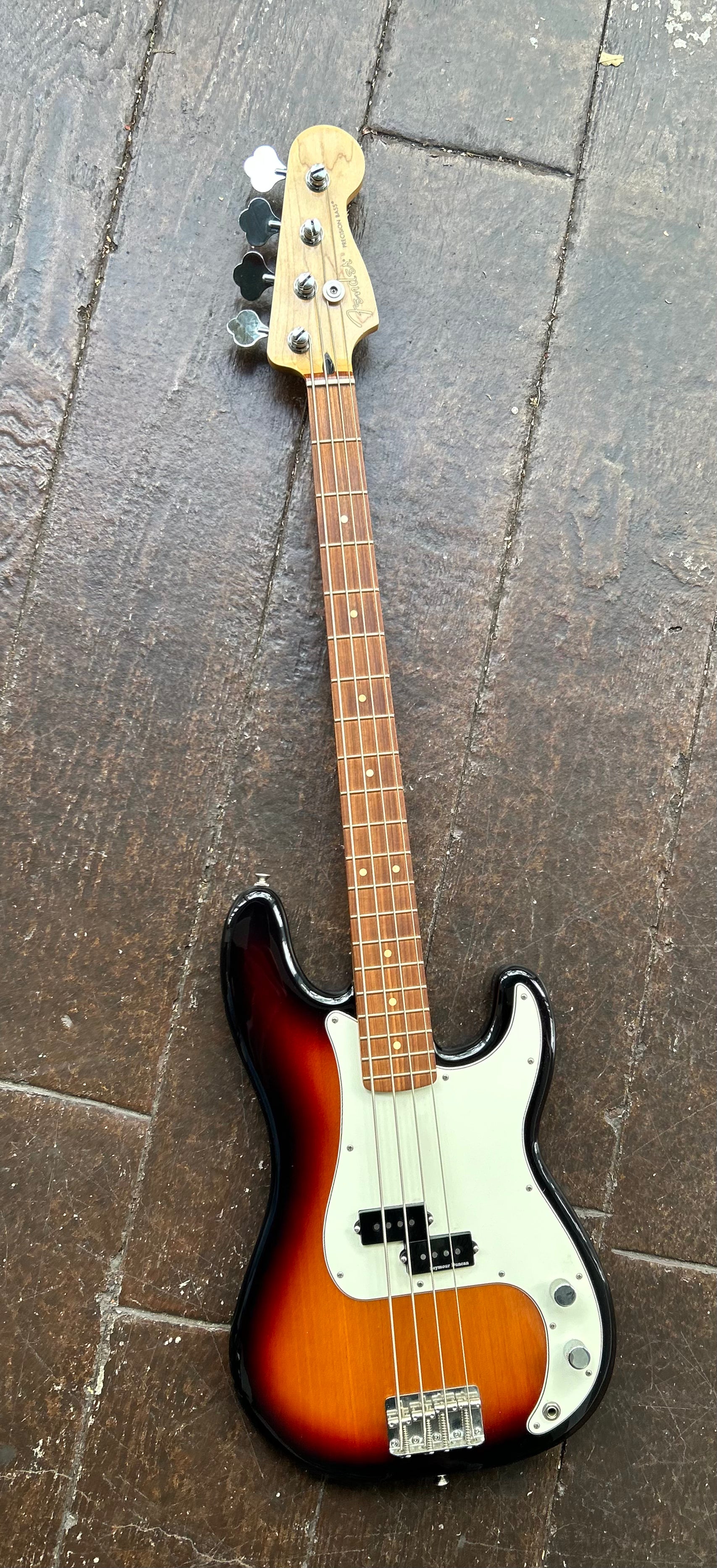 ベース Fender Player Precision Bass Fender Player Precision Bass, Maple Fingerboard, Black