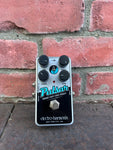 Electro Harmonix Nano Pulsar Variable Shape Stereo Tremolo Pedal