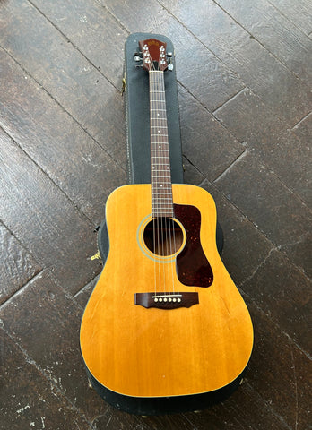 Great condition, bear claw spruce top, rosewood bridge and fingerboard, mahogany headstock