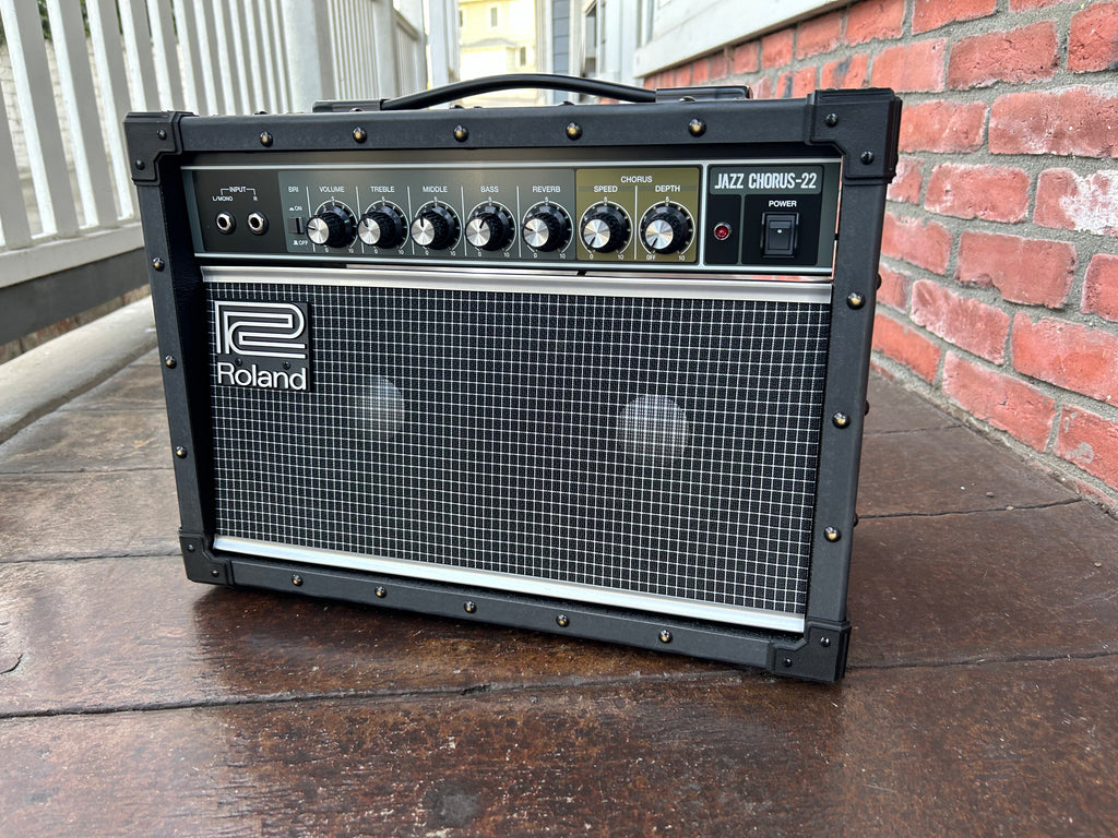 Roland Jazz Chorus 22 – Moze Guitars Roland Jazz Chorus 22 – Moze Guitars