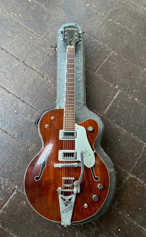 1962 Gretsch Chet Atkins Tennessean archtop guitar, mahogany finish, with bigsby and two black pickups, with rosewood fretboard and black headstock