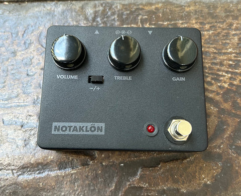JHS NOTAKLÖN black effects pedal three control knobs