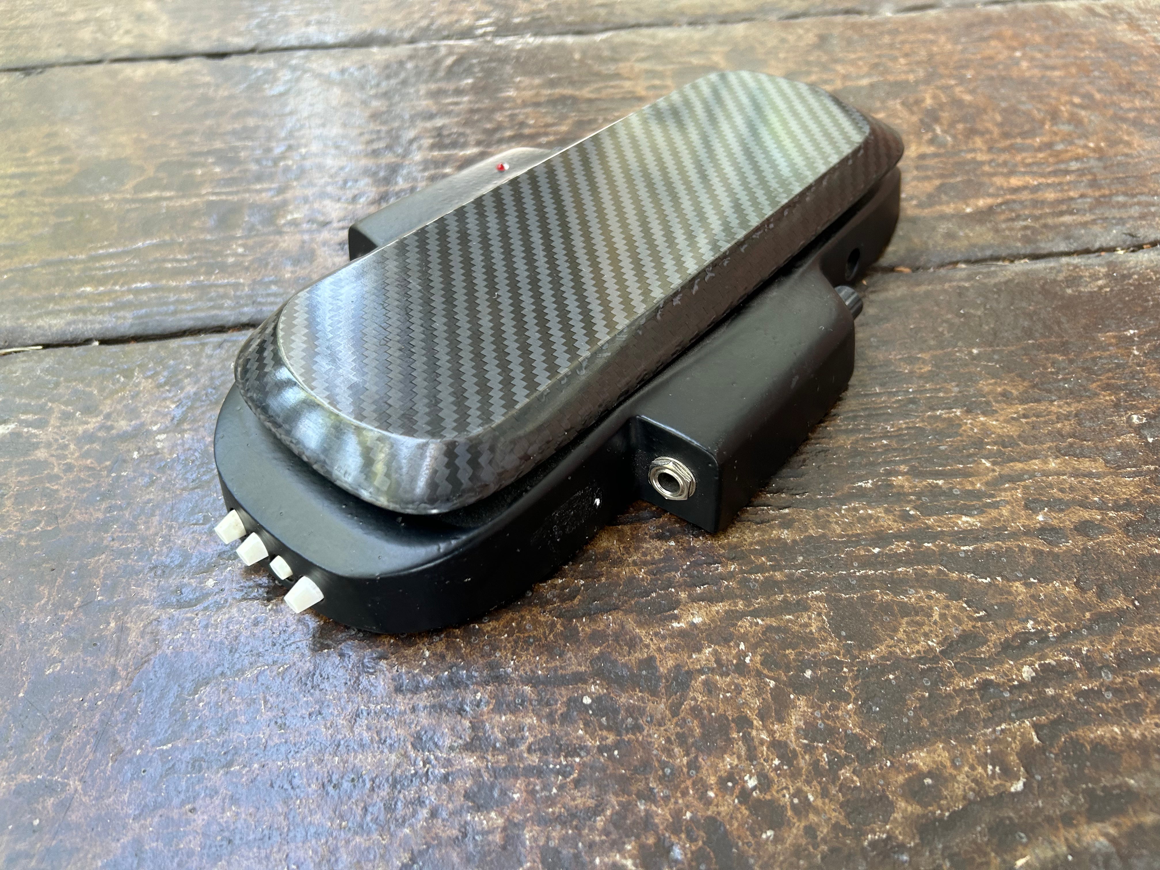 ROGER MAYER Wah Wah Pedal カーボンファイバー Roger Mayer Vision Wah – Moze Guitars