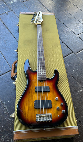 Vee Speers 写真集 BORDELLO 4CD付 初版 ESP LTD Surveyor 415 (5-String Bass) – Moze Guitars