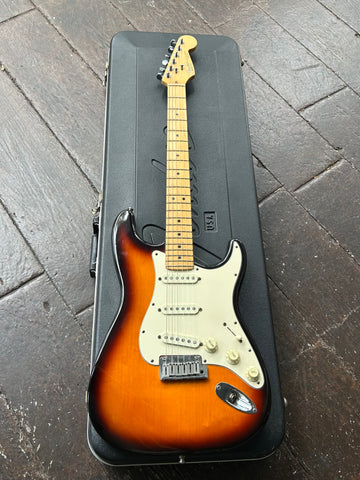 1992 USA Fender Stratocaster Sunburst electric guitar with maple neck and headstock