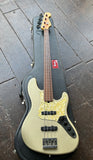 1997 Fender Jazz Bass Fretless Deluxe - Shoreline Gold