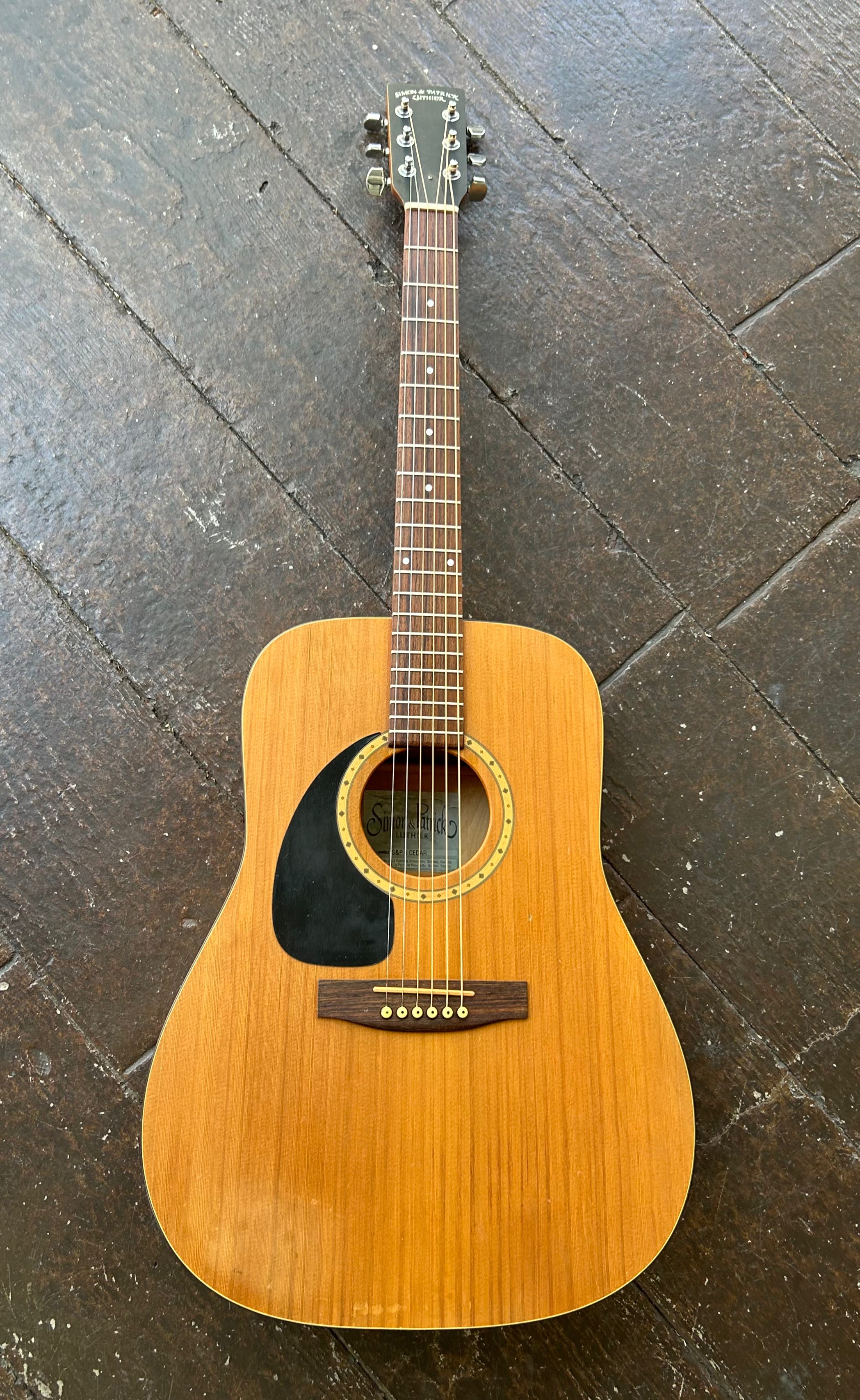 Simon & Patrick S&P 6 Cedar (Left handed) – Moze Guitars