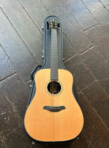 Furch Yellow D-CR,Red Western Cedar Top,Indian Rosewood Back and Sides,
Ebony Fingerboard and bridge