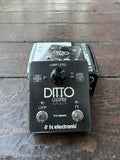 front view dark grey Ditto Pedal with Loop and FX button, center black know for Loop FX level